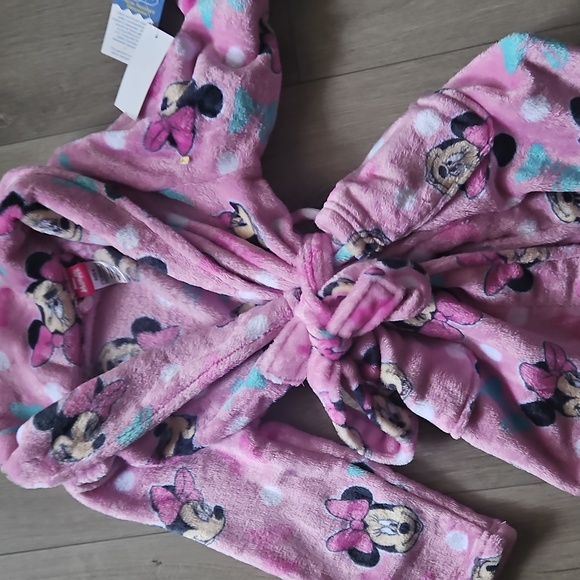 Kids Minnie Pink Character Robe Size 6 - Picture 1 of 3